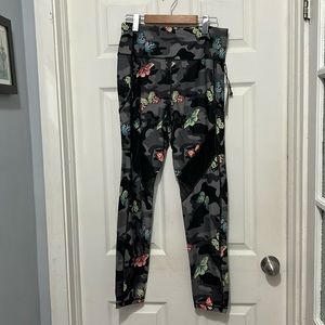 SOMMER RAY NWT butterfly butt lift leggings. Size XL